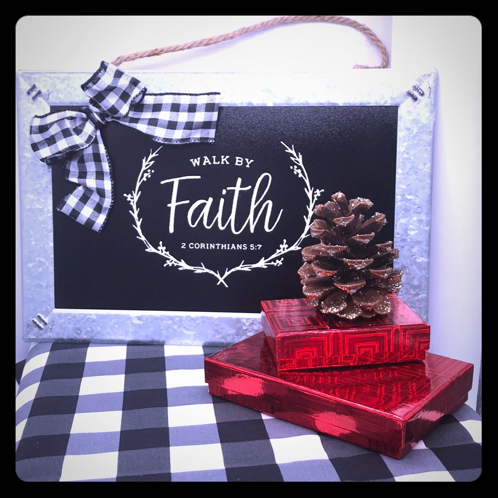- 🥰Metal and chalkboard wall hanging🥰
